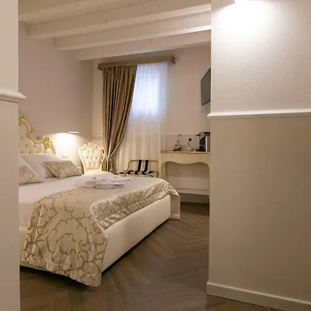 Ca' Vittoria Boutique House Apartsuite Guest house *