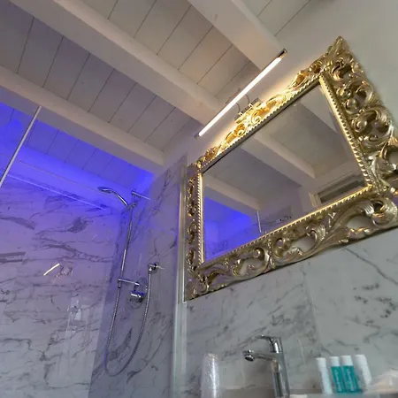 Ca' Vittoria Boutique House Apartsuite Guest house